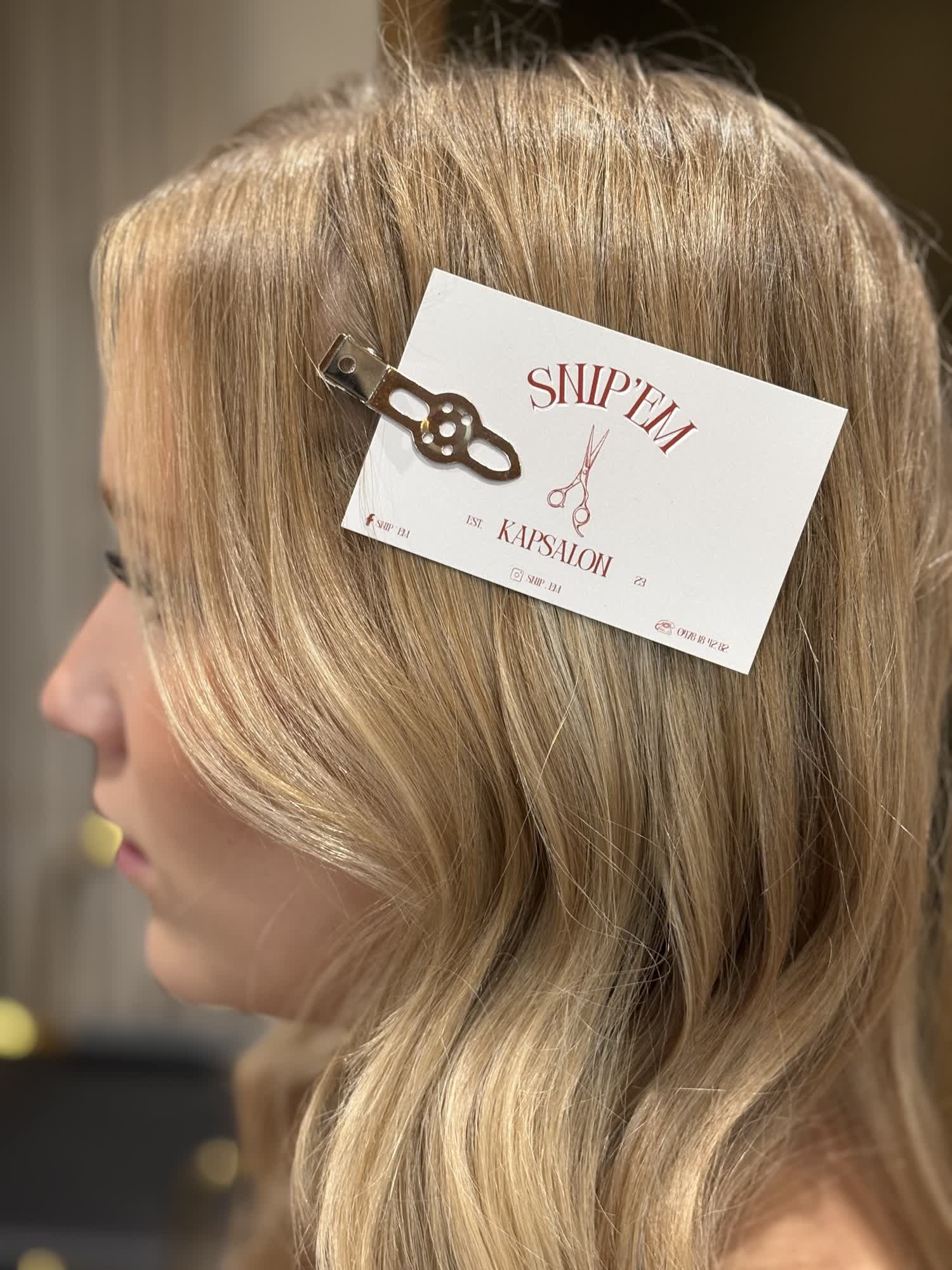 Emily Sneyers, kapster bij Snip’Em in Herenthout.